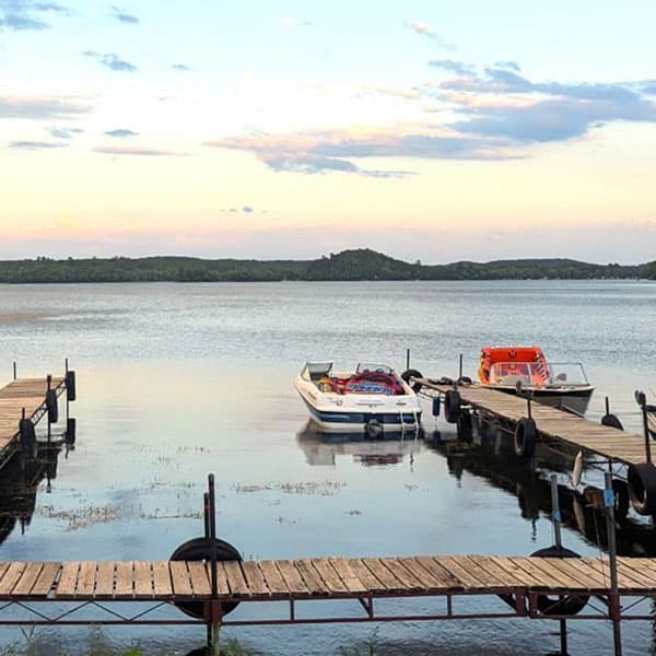 Campfire Bay Resort lodge photo