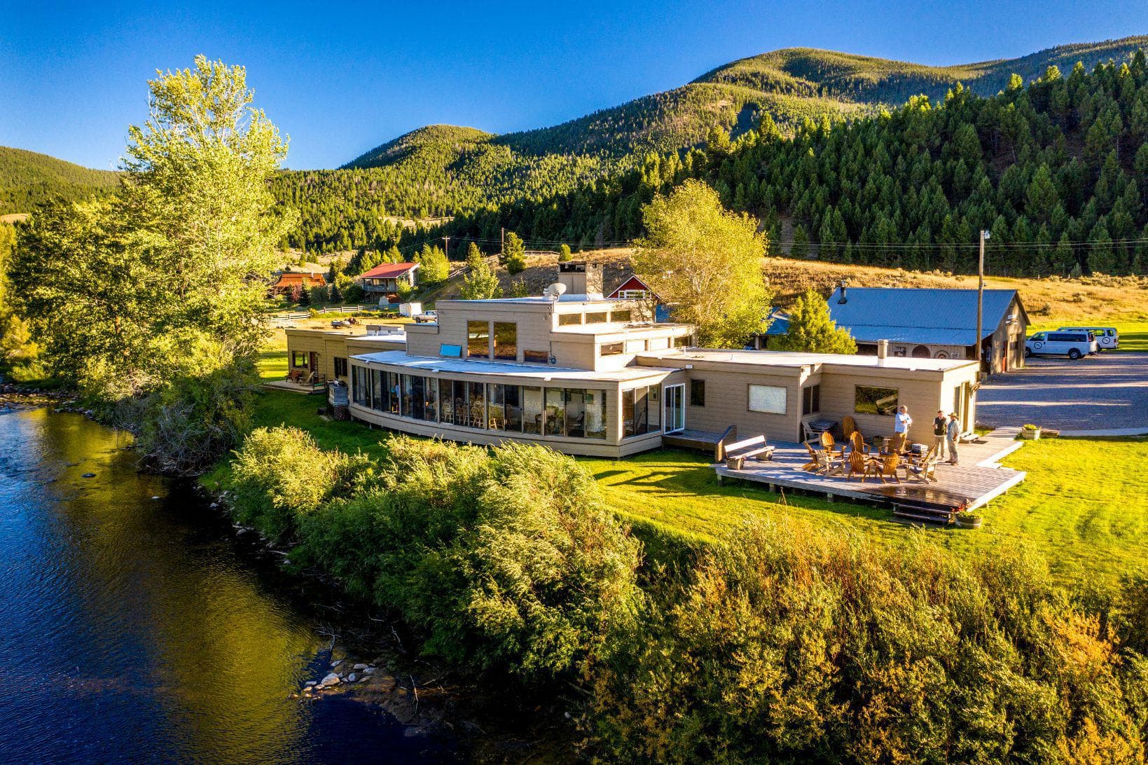 Complete Fly Fisher Lodge lodge photo
