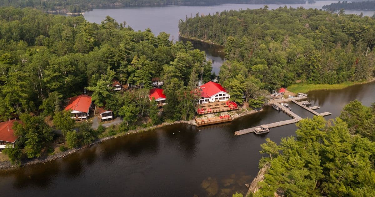 Crow Rock Lodge lodge photo