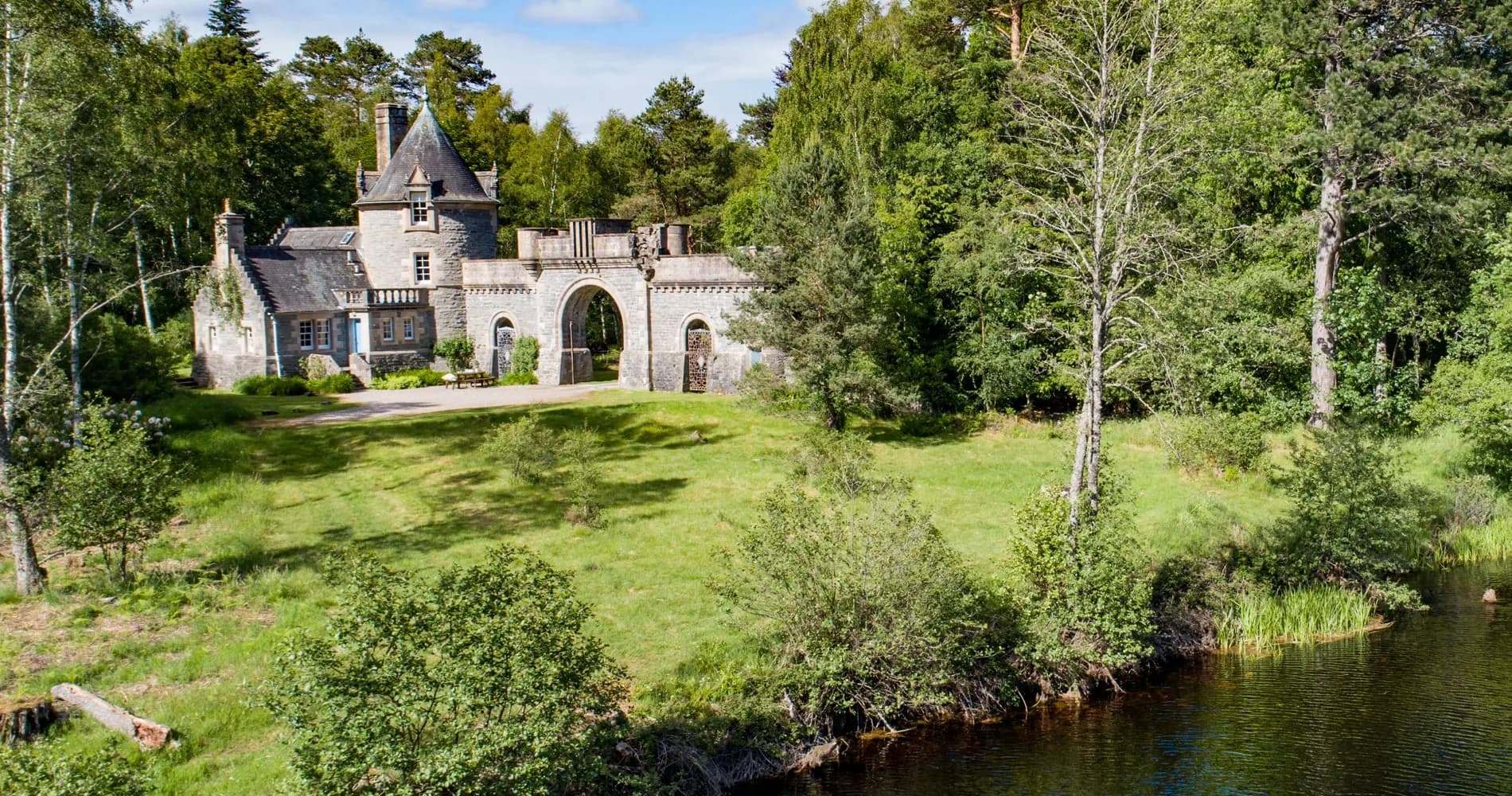 Dunalastair Estate Holiday Cottages lodge photo