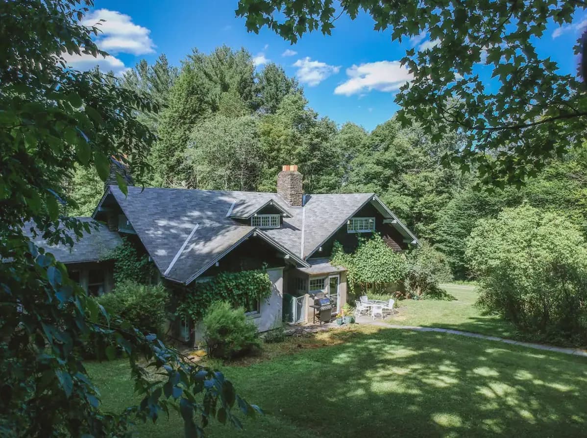 Laurel Lodge lodge photo