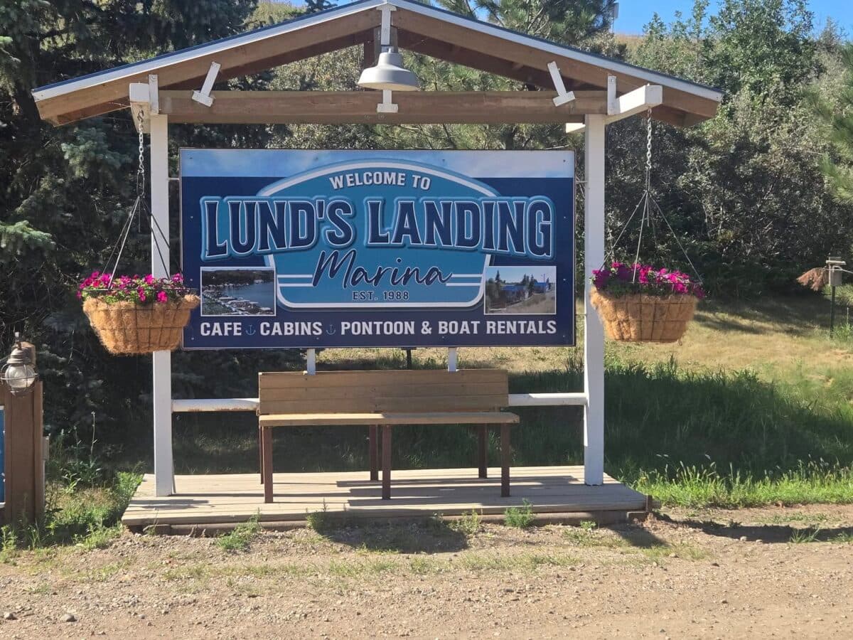 Lund’s Landing Marina lodge photo
