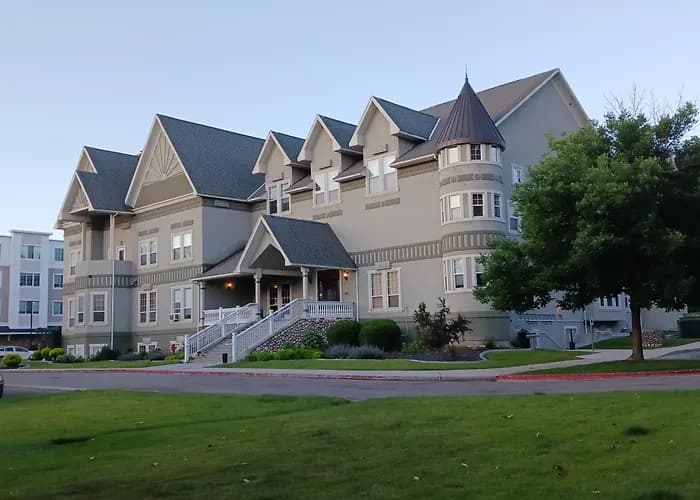 Staying at GALLATIN RIVER LODGE in Belgrade lodge photo