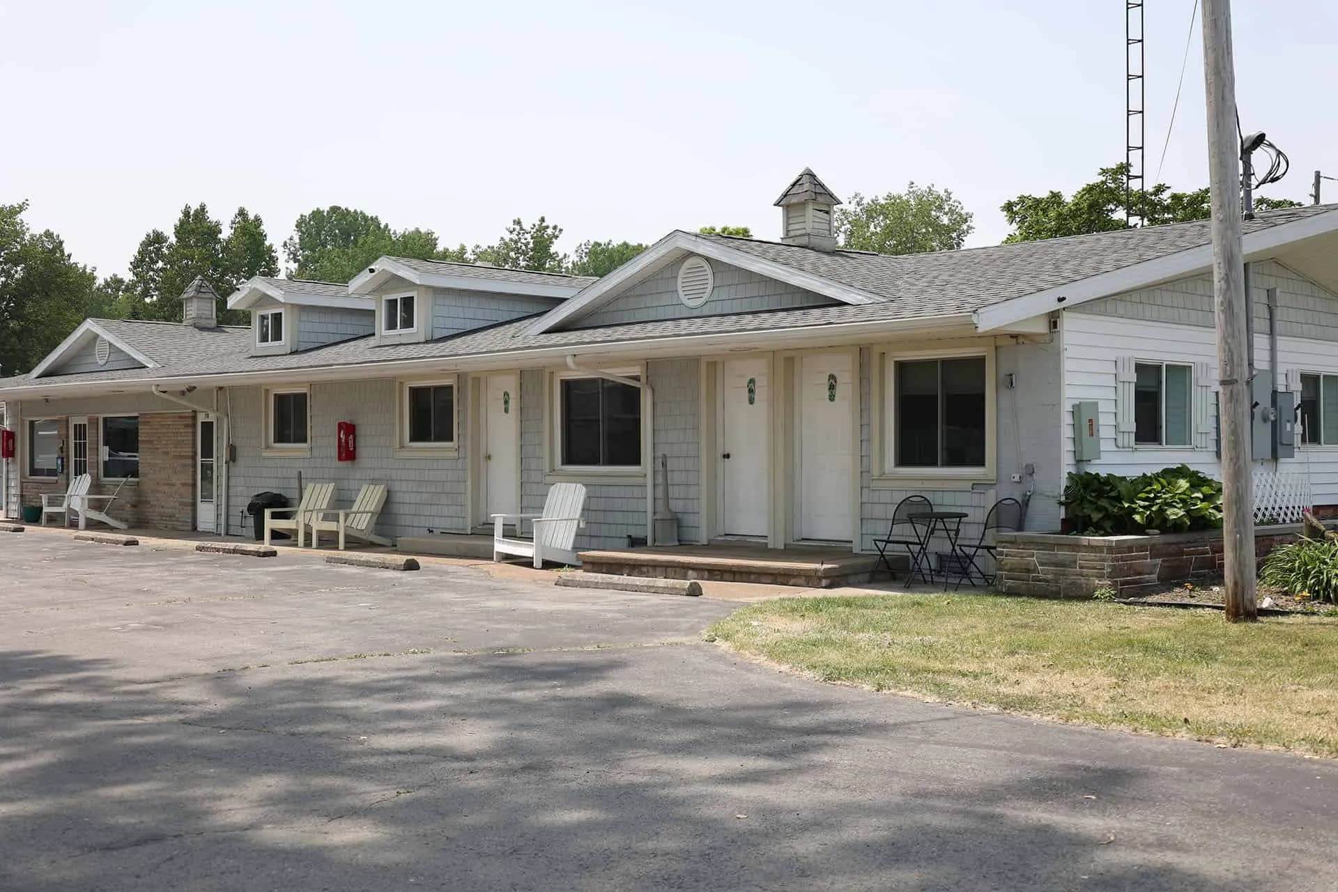 Surf Motel & Campground lodge photo