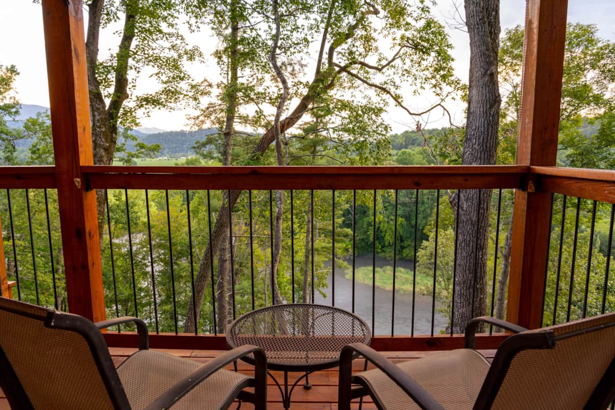 Tailwaters Lodge on the South Holston lodge photo